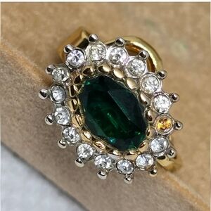 Nina Ricci Green Clip-On Earring